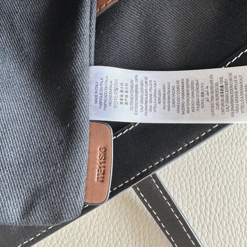 Bv*b*rry shopping bags